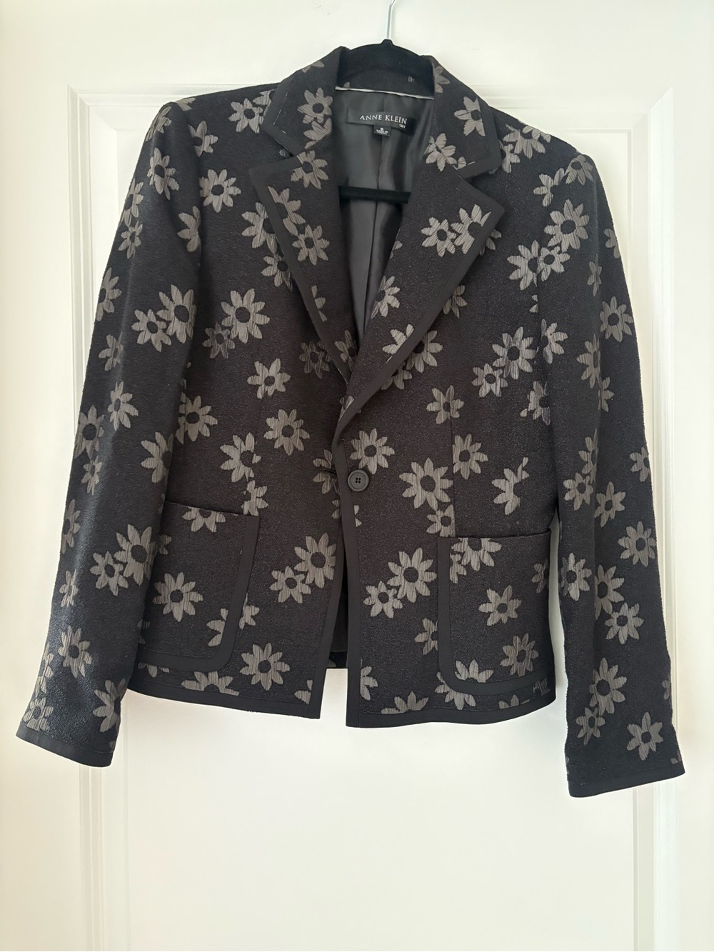 Anne Klein Black Blazer with Gray Floral Jacquard